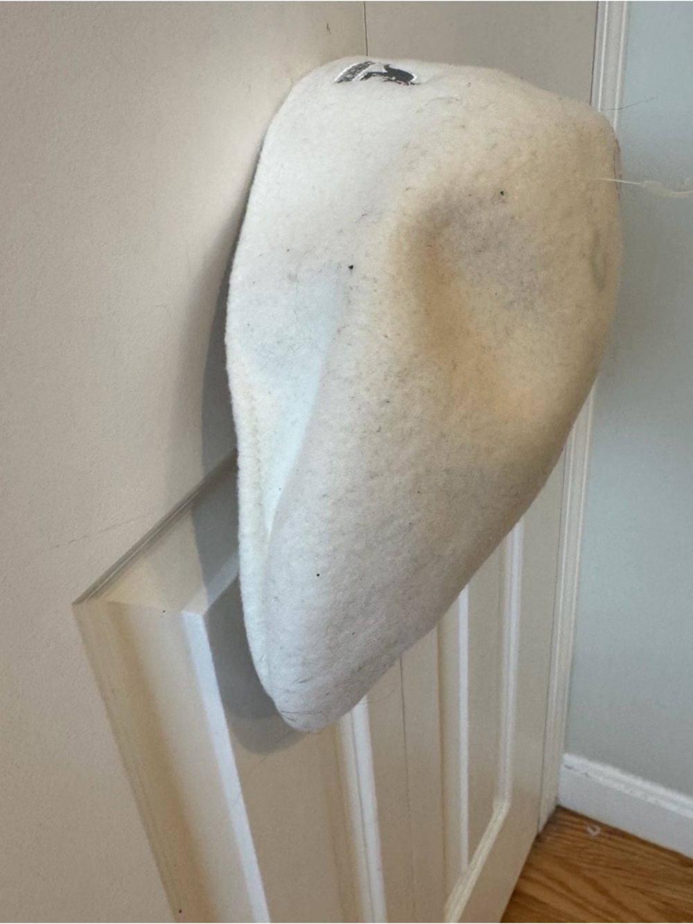 Kangol The Wool 504 is the iconic, original Kangol® Cap. - Picture 3 of 10